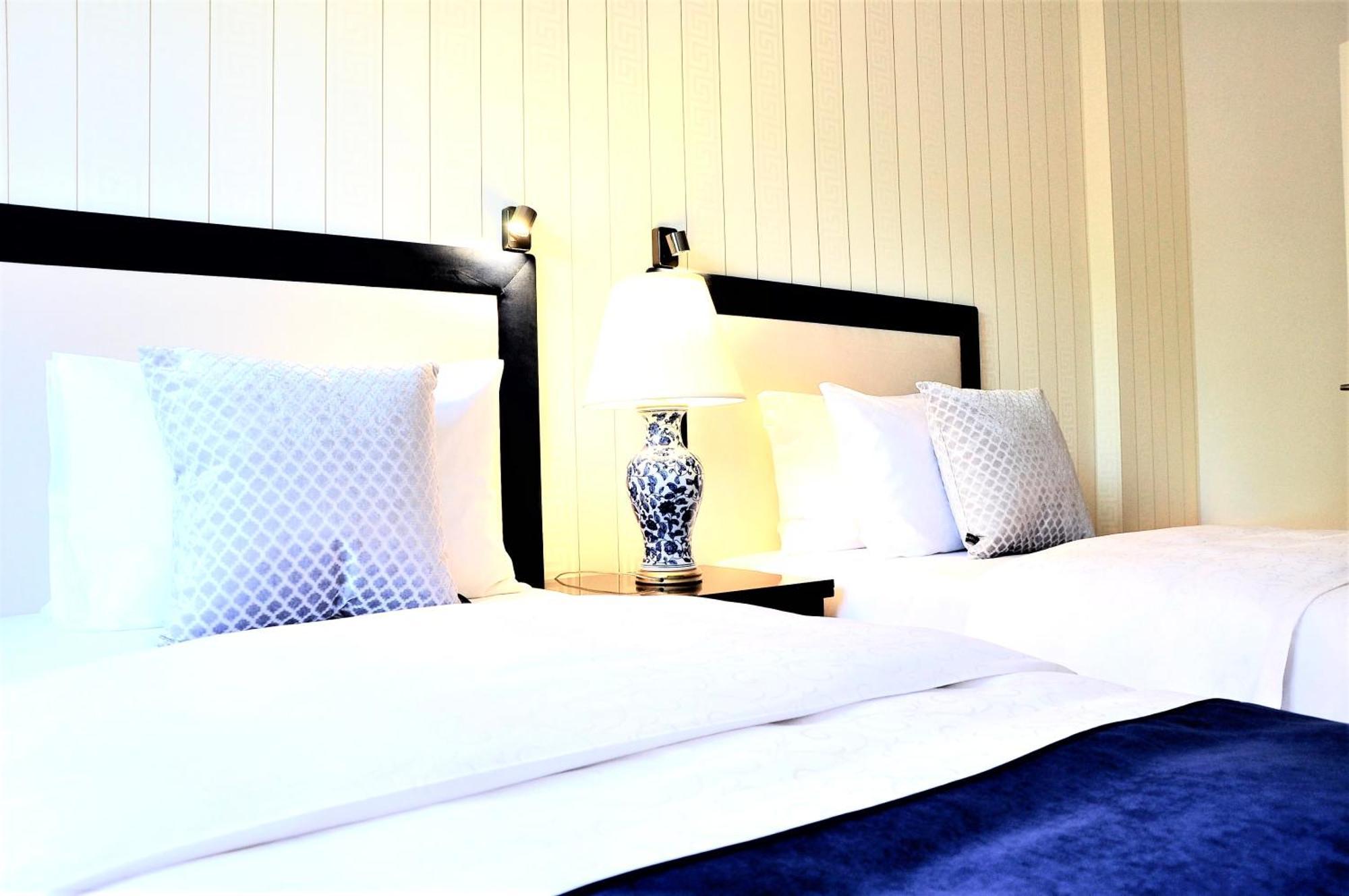 Mondrian Luxury Suites & Apartments Market Square I Warsaw Room photo