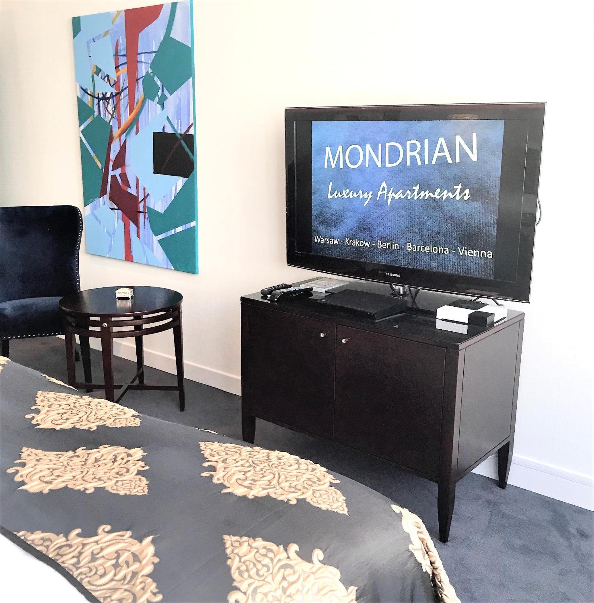 Mondrian Luxury Suites & Apartments Market Square I Warsaw Room photo