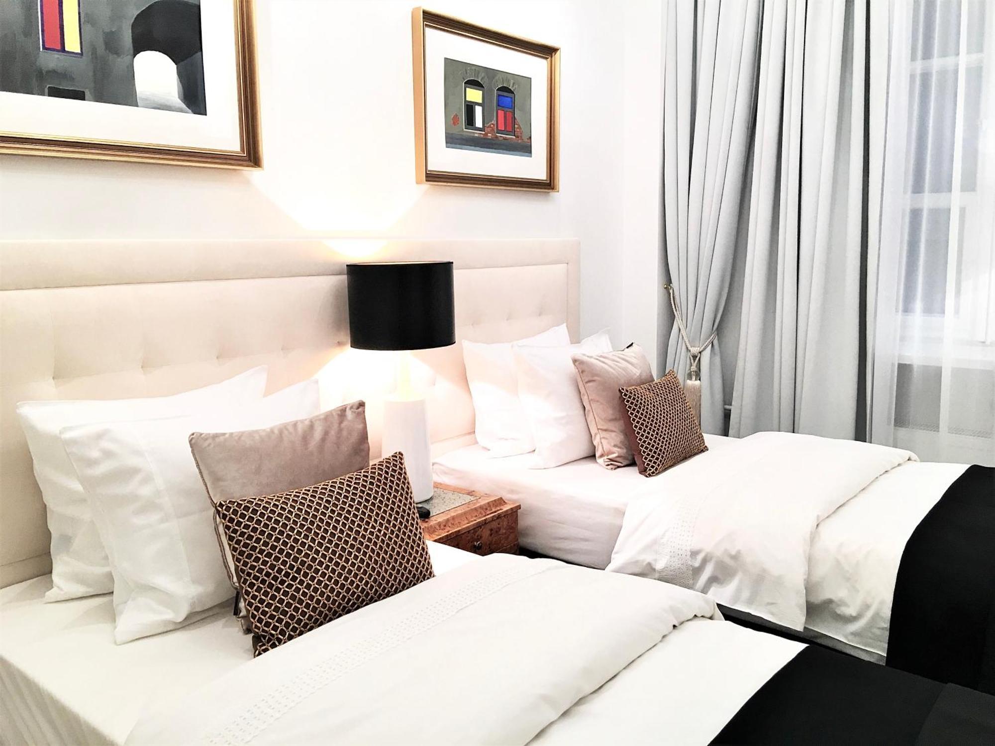 Mondrian Luxury Suites & Apartments Market Square I Warsaw Room photo