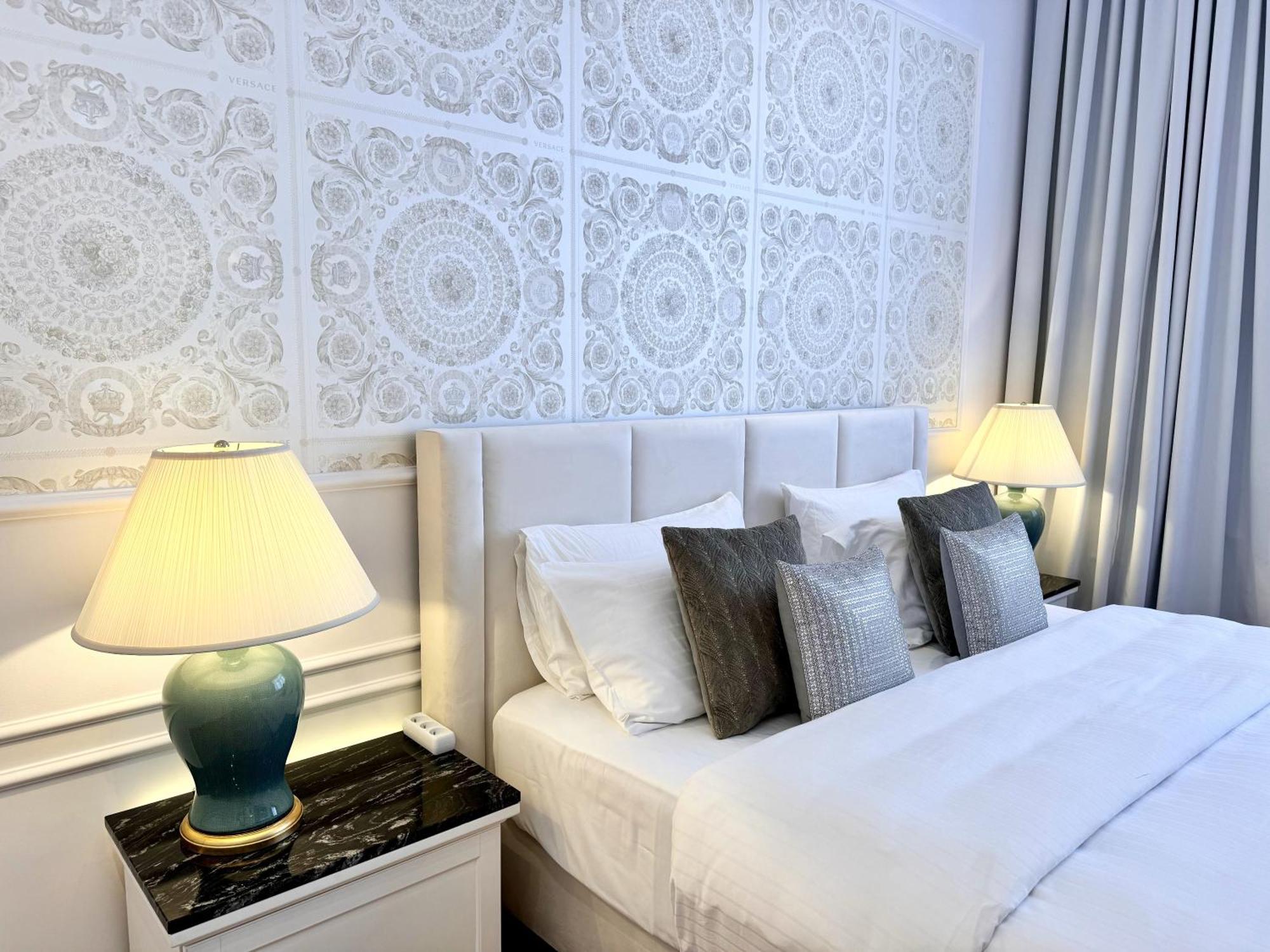 Mondrian Luxury Suites & Apartments Market Square I Warsaw Room photo